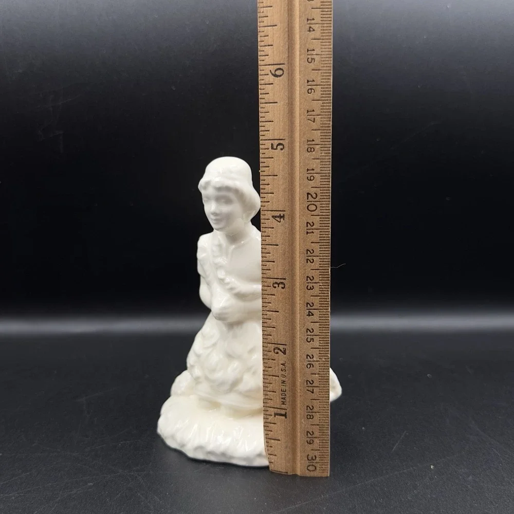 Vintage HOLLAND‎ MOLD Kneeling SHEPARD BOY Fruit Basket NATIVITY Figure Glazed